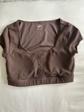 ALO Yoga Ribbed High-Waist Chocolate Brown Shorts with Button Front